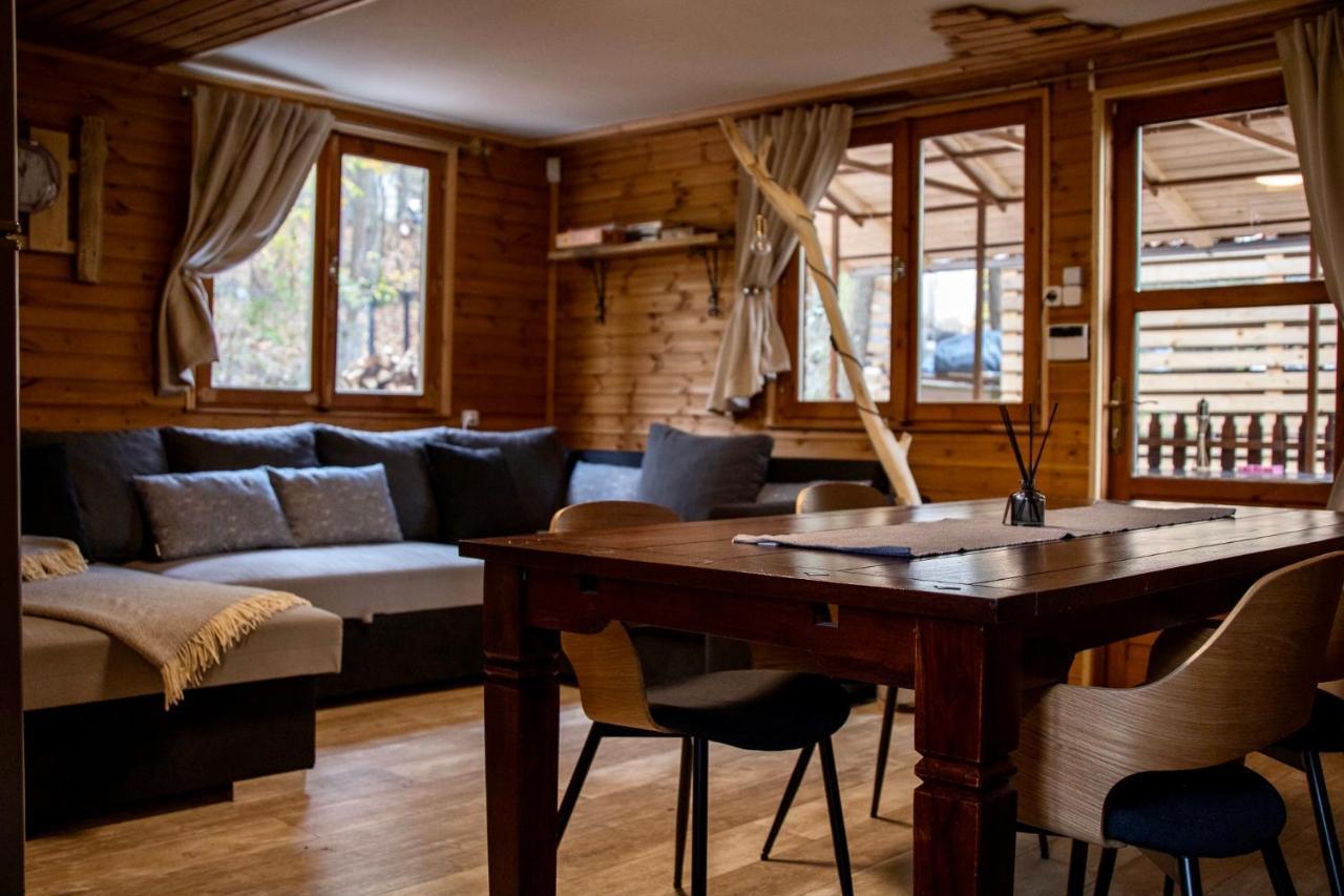 Toelgyes Menedek Apartment Noszvaj Bagian luar foto
