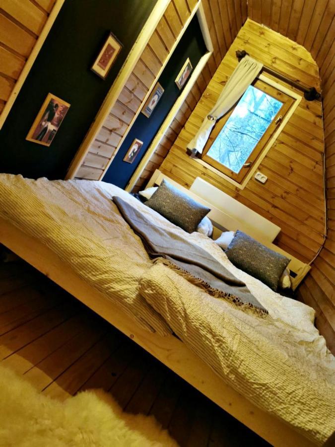 Toelgyes Menedek Apartment Noszvaj Bagian luar foto